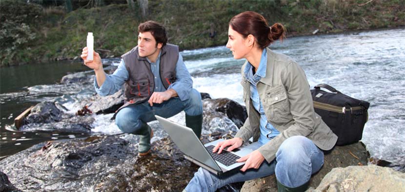 lugar trabajo ingenieros ambientales aire libre